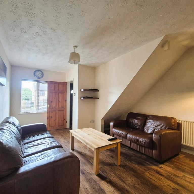 2 bedroom terraced house to rent - Photo 1