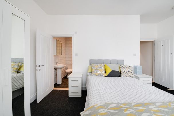 7 bedroom house of multiple occupation to rent - Photo 1