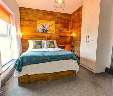 1 bedroom in a house share to rent - Photo 2