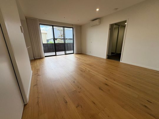 Gorgeous 2 bedroom, 2 bathroom Apartment - Photo 1