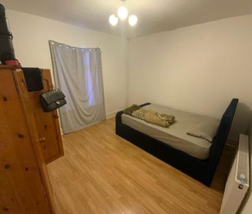 2 bedroom house - end terrace to rent - Photo 2