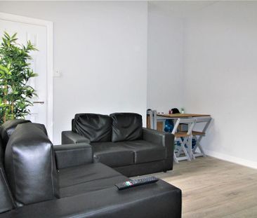 4 bedroom private hall to rent - Photo 2