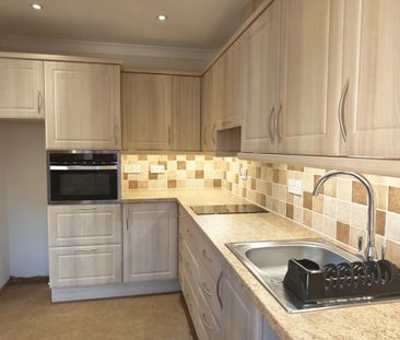 2 bedroom semi-detached bungalow to rent - Photo 2