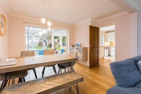 4 bedroom end of terrace house to rent - Photo 5