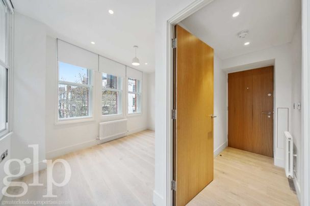 Apartment, Little Newport Street, London, Greater London, Covent Garden, WC2H - Photo 1