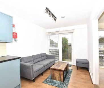 4 bedroom terraced house to rent - Photo 4