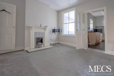 2 bedroom end of terrace house to rent - Photo 4