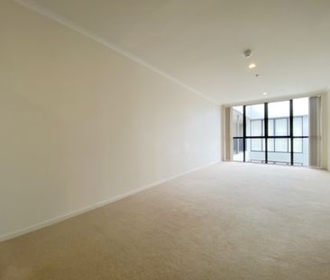 NEWMARKET - Two Bedroom Two Bathroom Apartment - Photo 6