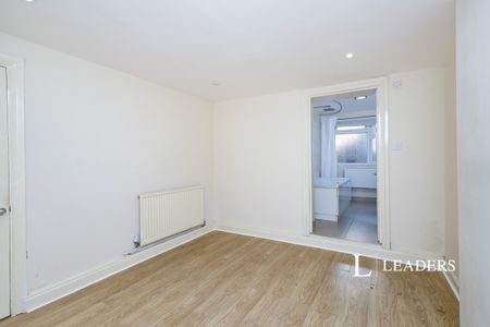1 bedroom flat to rent Ashford Road - Photo 2