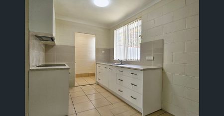 TWO BEDROOM DUPLEX AT A GREAT PRICE! - Photo 4