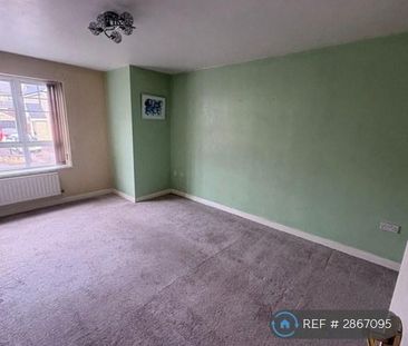 3 bedroom flat to rent - Photo 2