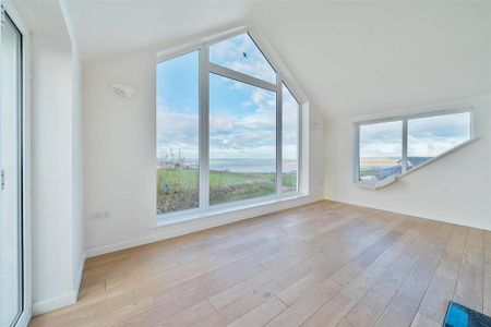 4 bedroom detached house to rent - Photo 2