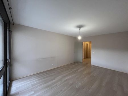 Location Appartement 3 pièces 66m² CHAMBERY 73000 - Photo 2