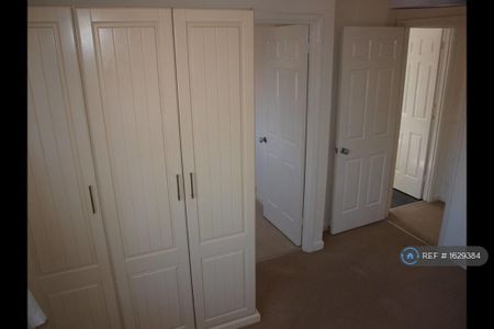 2 bedroom semi-detached house to rent - Photo 5