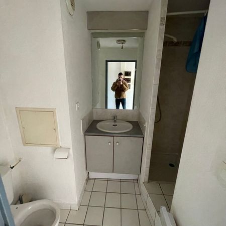 Location Appartement 1 pièce 20m² VALENCE 26000 - Photo 4