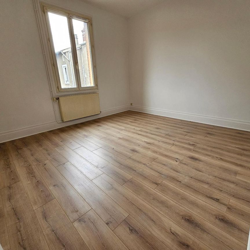 Location Appartement 4 pièces 103m² ST CHAMOND 42400 - Photo 1