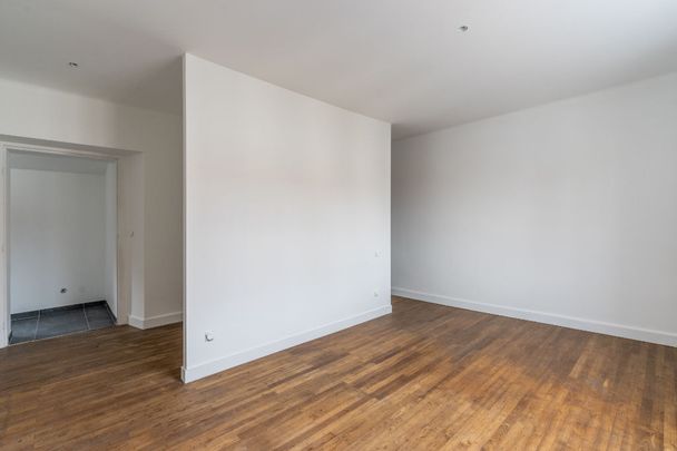 Maison de bourg entièrement rénovée avec son jardin intimiste - Photo 1