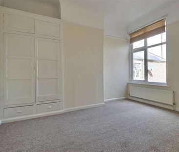Lowcay Road, Southsea, PO5 - Photo 2