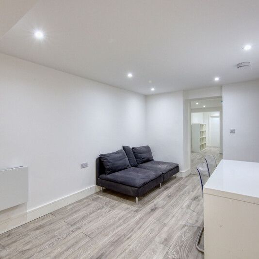 Wimbledon Hill Road - Photo 1