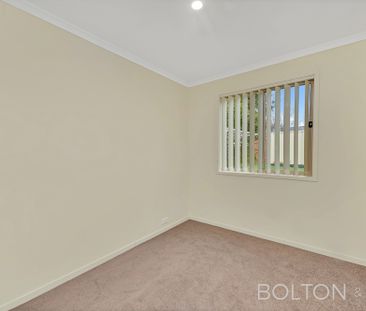 18 Unaipon Ave, Ngunnawal ACT 2913 - House For Rent | Domain - Photo 2