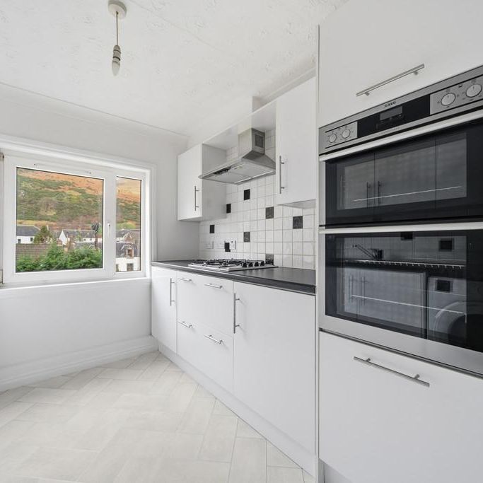 3 bedroom apartment to rent - Photo 1