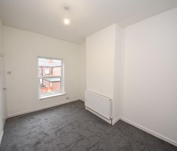 2 bed House - Mid Terrace for Rent - Photo 2