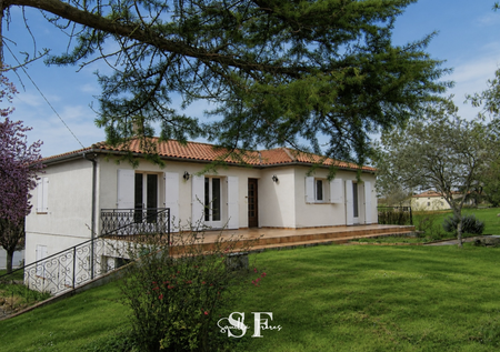 Location Maison 5 pièces 136m² AGEN 47000 - Photo 3
