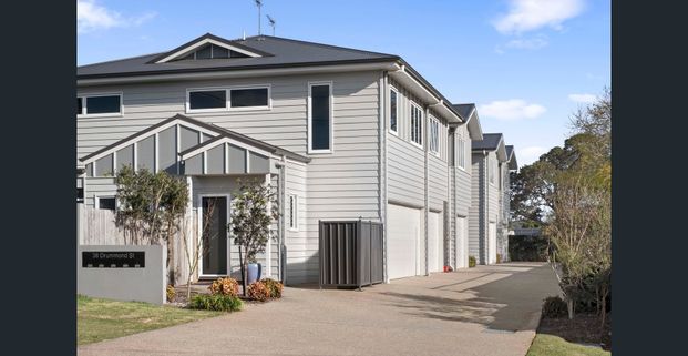 Near-new Townhouse in Rangeville! - Photo 1