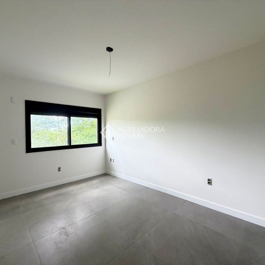 Apartamento Garden com 3 quartos e 110m² para alugar em Lagoa da Conceição, Florianópolis. - Photo 1