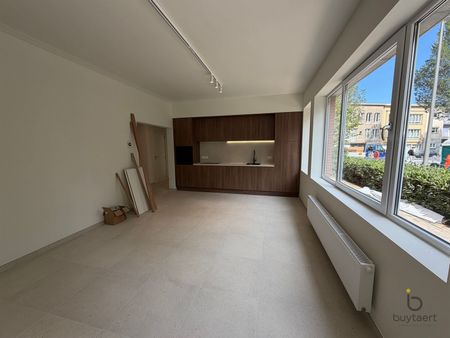 Appartement te huur in Antwerpen met 2 slaapkamers - Photo 2