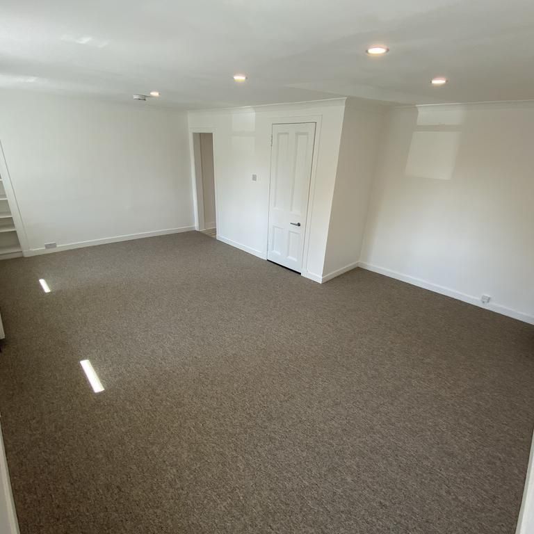 3 bedroom flat to rent - Photo 1