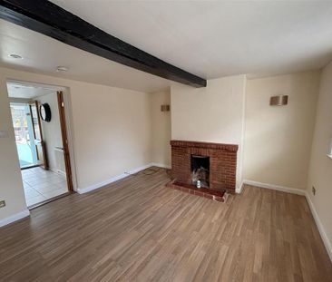 2 bedroom semi-detached house to rent - Photo 5