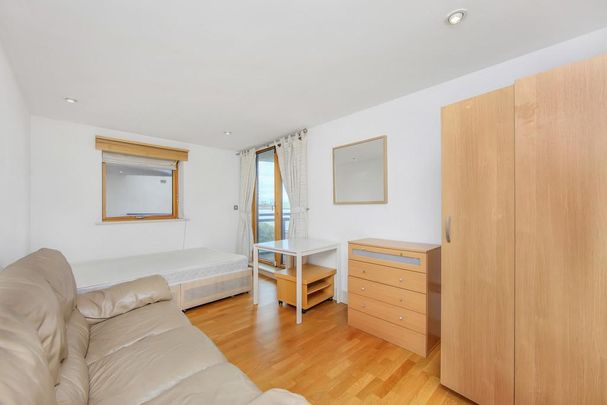 1 bedroom in a flat share to rent - Photo 1
