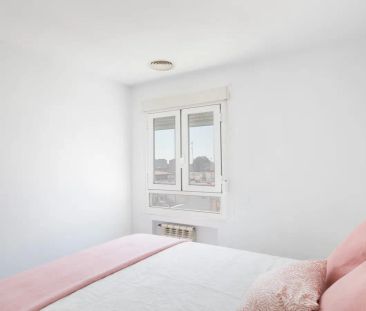 Bright and spacious, in the heart of the Salamanca district - Photo 1