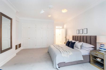 Grosvenor Square, Mayfair - Photo 5
