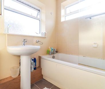 4 bedroom detached house to rent - Photo 6