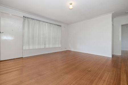 Convenient 2-Bedroom Unit in Prime Location - Photo 2
