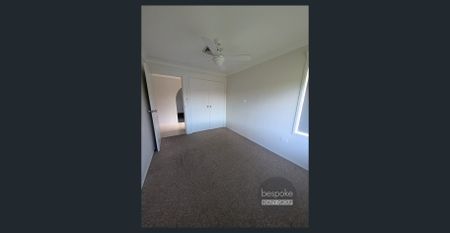 Spacious 3 Bedroom Home - Photo 3