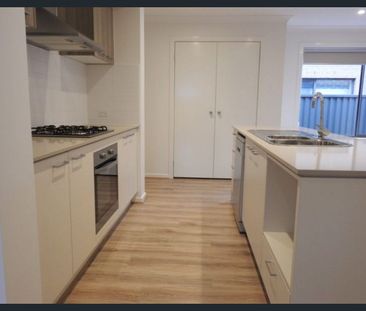 Modern Family Living in the Heart of Cranbourne East - Photo 4