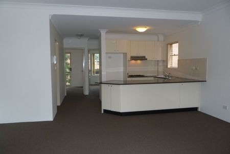 Modern 2 bedroom unit in the heart of Hurstville - Photo 5