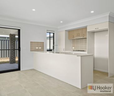 "Neat and Tidy Property" - Photo 5