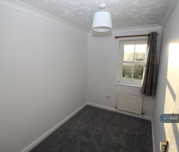 3 bedroom end of terrace house to rent - Photo 2