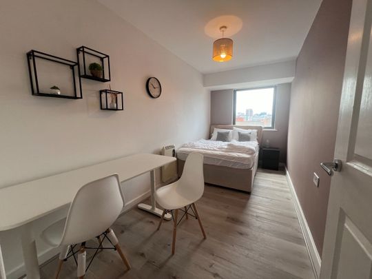 2 Bed Flat, Rea Place, B12 - Photo 1