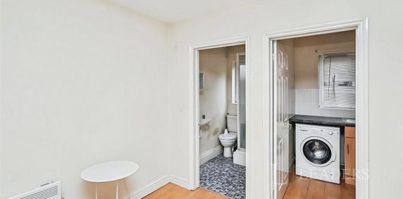 1 bedroom apartment to rent Castle Street, Luton, Bedfordshire, LU1 - Photo 2