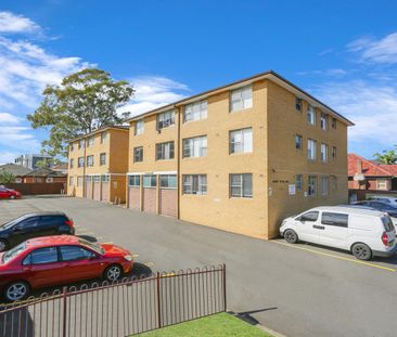 Renovated Ground-Floor Apartment - Photo 1