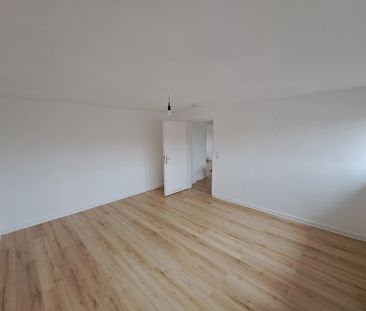 Moderne 3-Zimmer-Dachgeschosswohnung in Friedberg - Photo 1