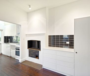 Stunning family home - Photo 5