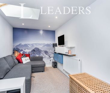 4 bedroom house to rent Elwood Close, RH15 - Photo 5