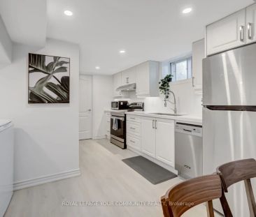 Detached Home For Lease | N9232059 - Photo 6