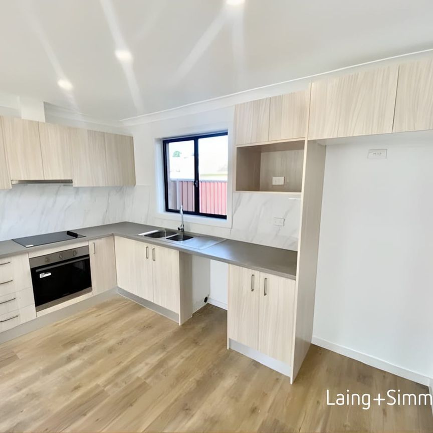 Neat two-bedroom granny flat in a peaceful street - Photo 1